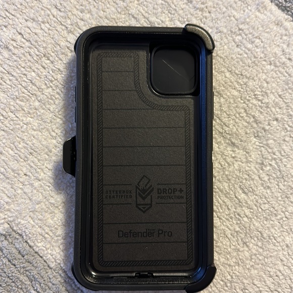 Otterbox iPhone 11 Pro Max Defender Series Screenless Edition - Picture 3 of 6